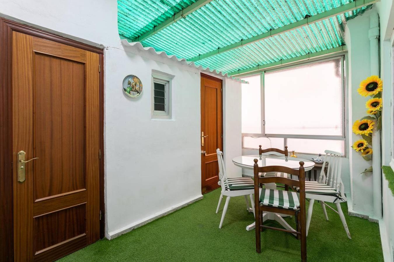 Oasis Contemporaneo En El Corazon De アリカンテ エクステリア 写真